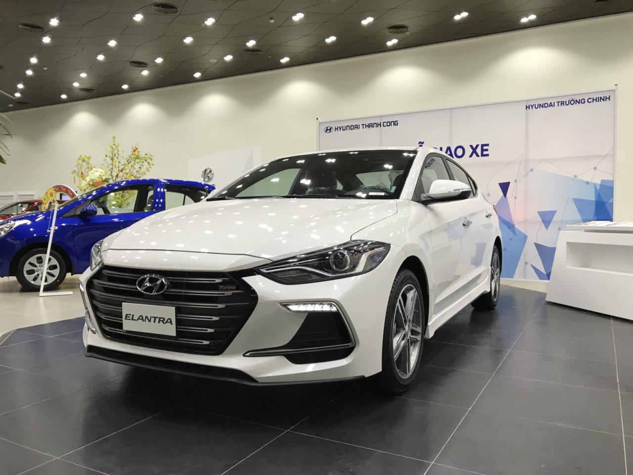 Chi tiết Hyundai Elantra Sport giá 729 triệu đồng: xe hiệu năng cao dưới 1 tỷ đồng