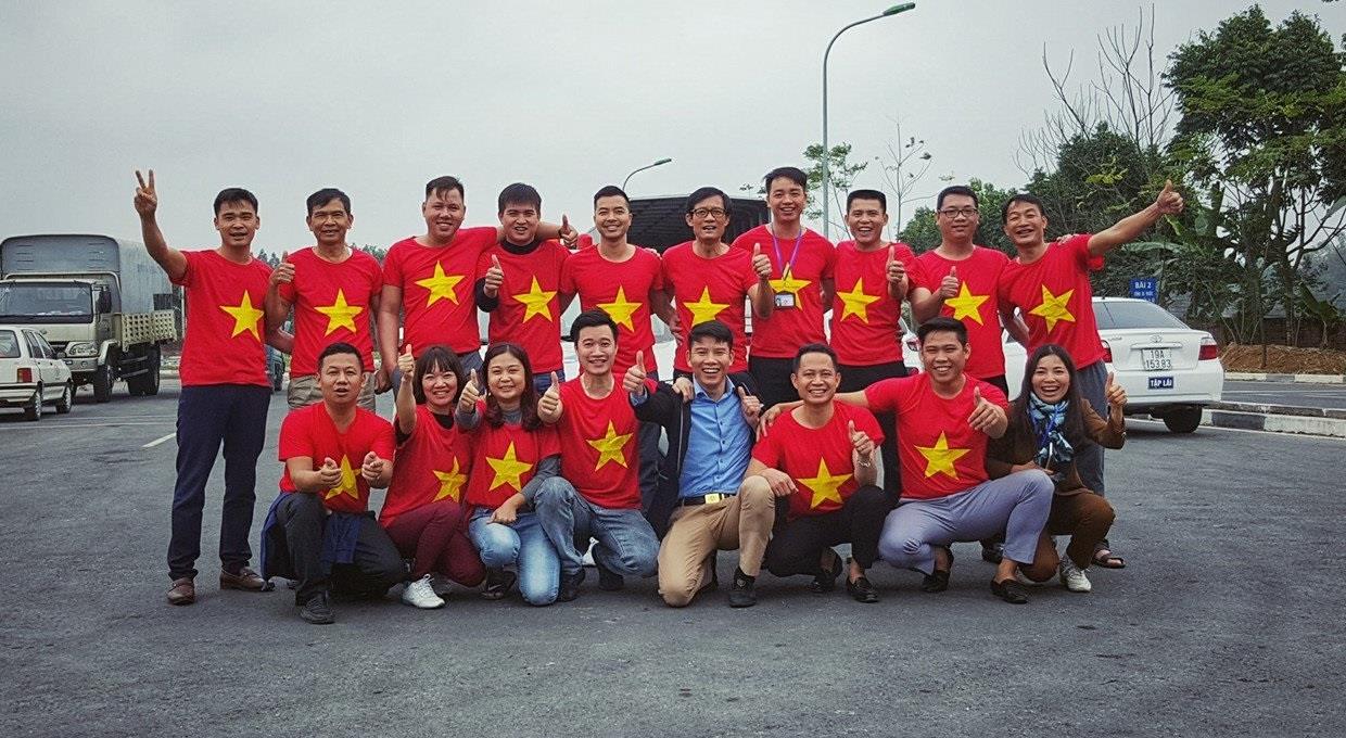 Trường lái Việt Trì tổ chức hoạt động cổ vũ ủng hộ đội tuyển U23 VN vào chung kết